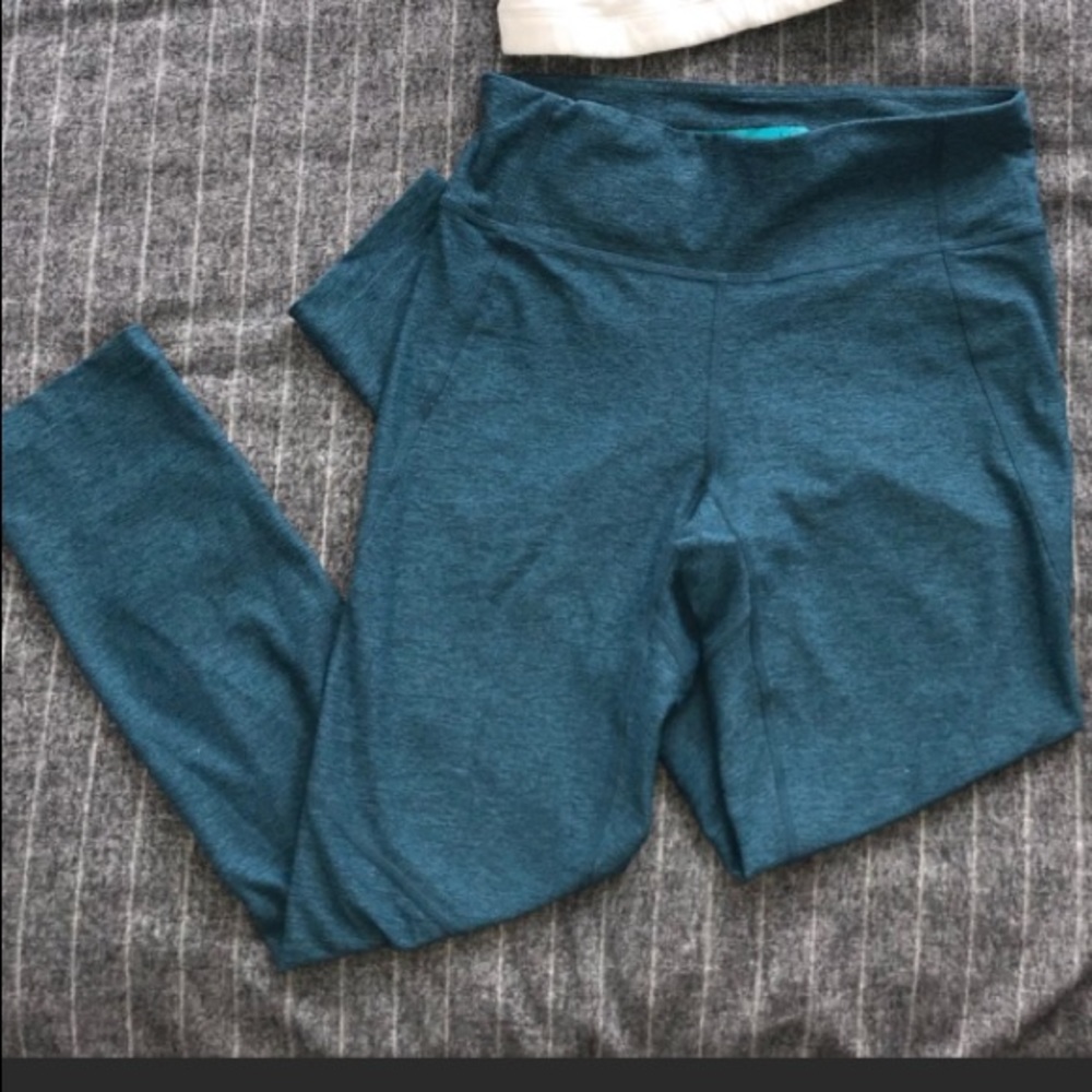 Outdoor voices 3/4 crop leggings